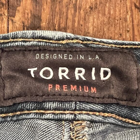 Torrid Jeans Slim Boot Blue Denim Medium Wash Bootcut Stretch Size 26 R = 44x29 - Picture 6 of 9